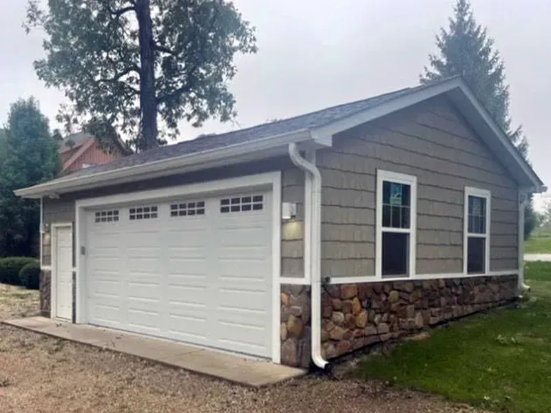 2-car-detached-two-car-garage-with-door