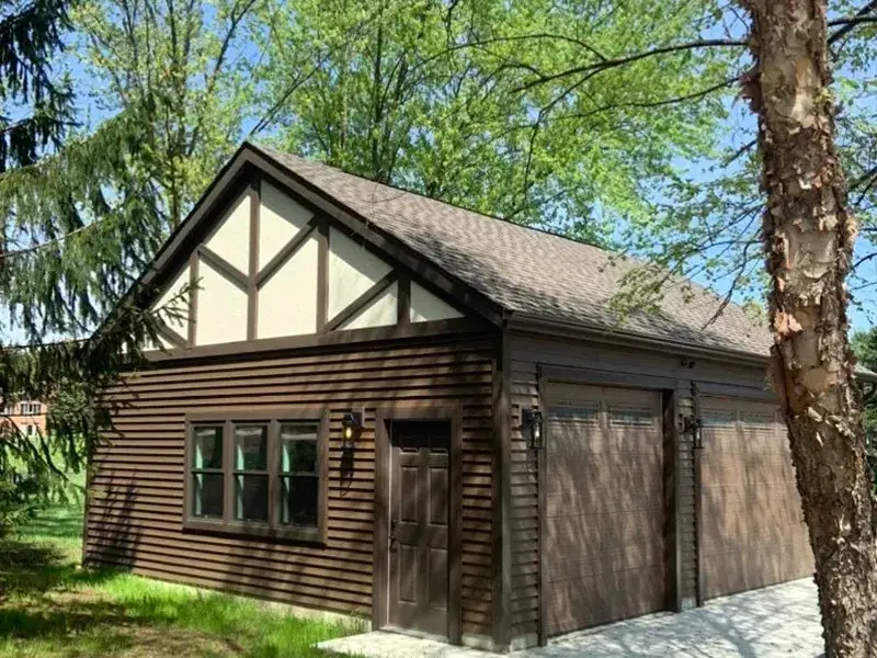 3-car-reverse-gabel-roof-garages-mundelein